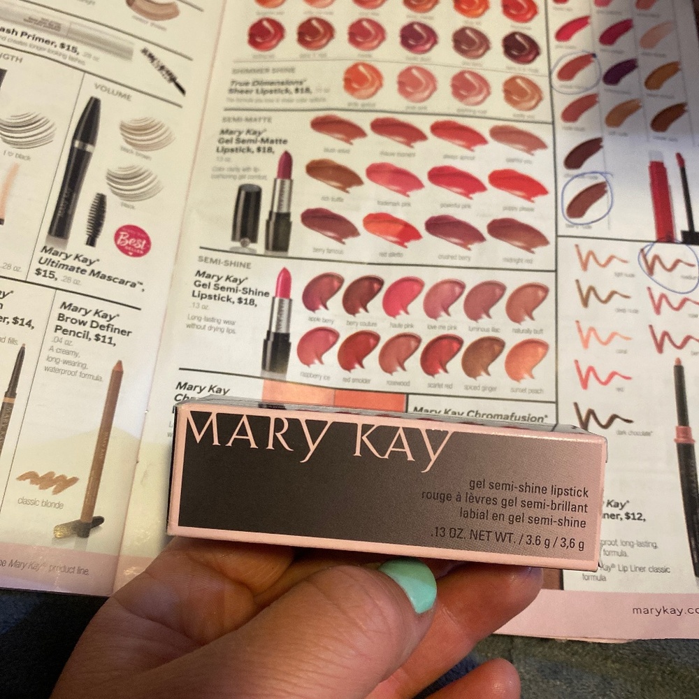 Mary Kay luminous lilac gel semi shine lipstick